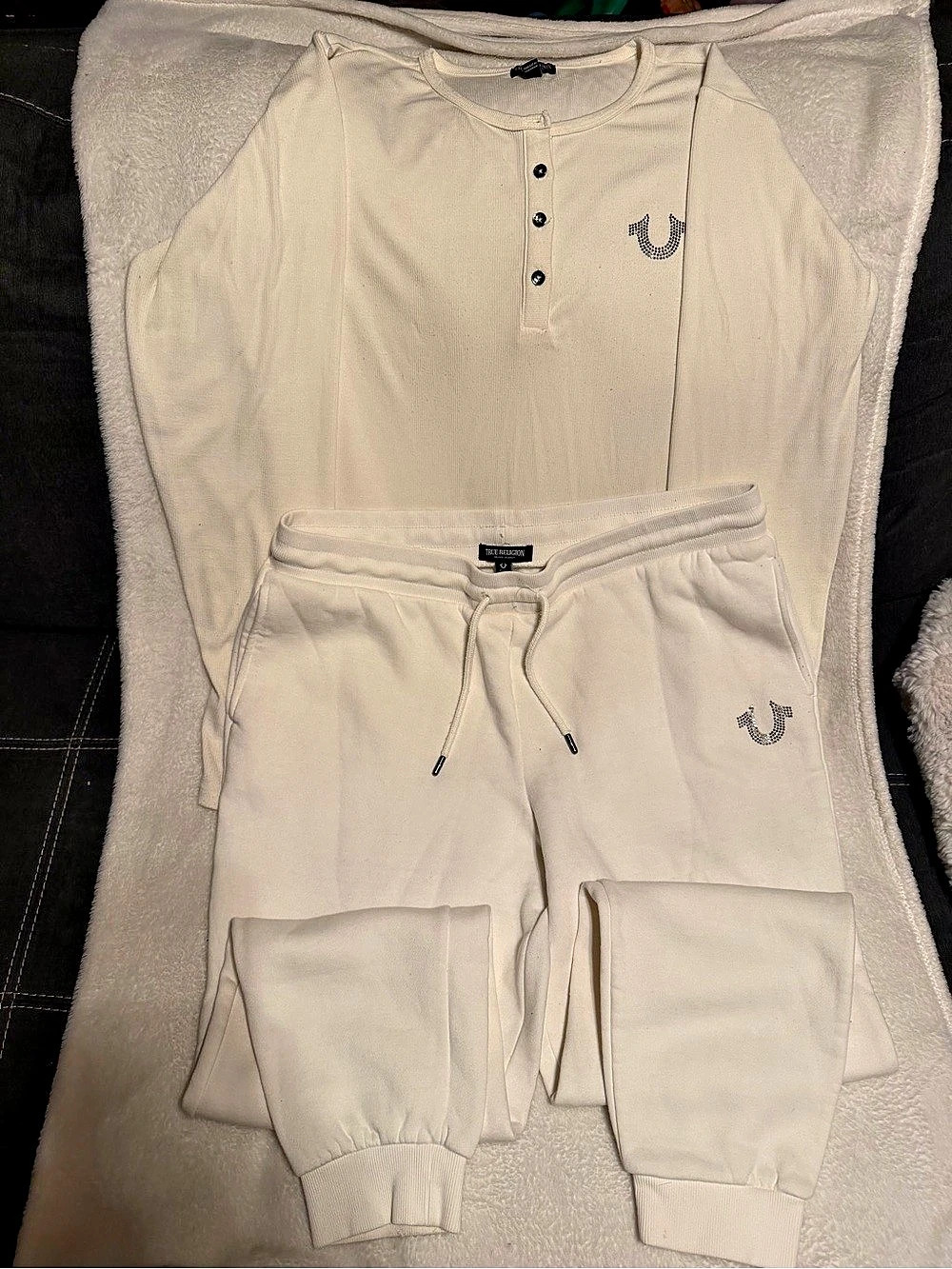 True Religion Cream Henley Jogger Set Like New